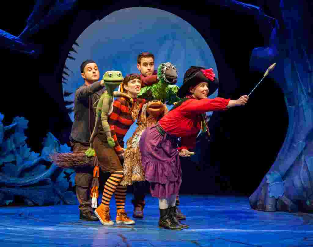 Room on The Broom at London's Stratford Circus Arts Centre
