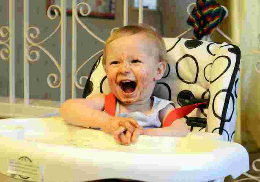 Giving Chocolate to Babies is it okay? Entertain the kids